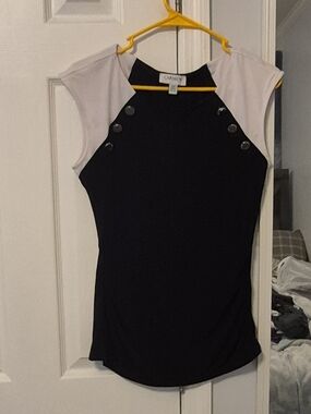 Carmen Two-Tone Black & White Cap-Sleeve Tank